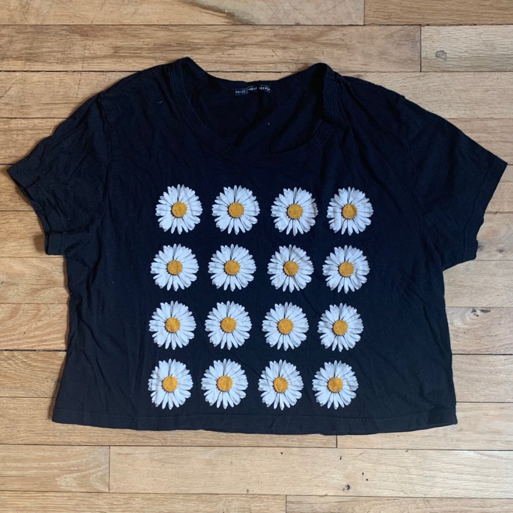 Truly Madly Deeply Daisy Print Crop Top